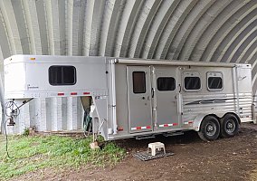 2004 Cherokee Horse Trailer in Frankewing, Tennessee