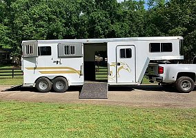 2009 Featherlite Horse Trailer in Canton, Georgia