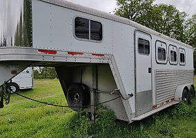 2000 Featherlite Horse Trailer in Renton, Washington