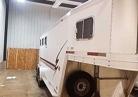 2001 Exiss Horse Trailer in Elizabethtown, Kentucky