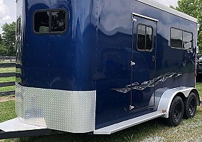 0 Sundowner Horse Trailer in Waynesburg, Kentucky