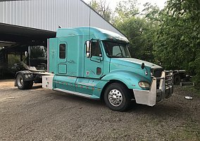 2004 Gooseneck Horse Trailer in Lamoure, North Dakota