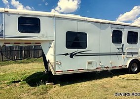 2004 Bison Horse Trailer in Perryton, Texas