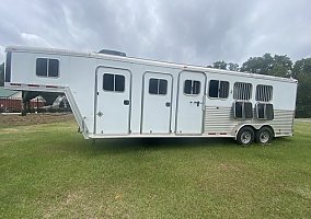 2005 Featherlite Horse Trailer in Phenix City, Alabama