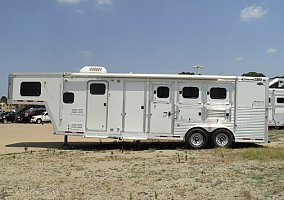 2005 Cimarron Horse Trailer in Athens, Texas