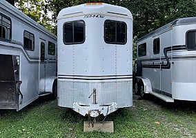 2001 Merhow Horse Trailer in Danbury, Connecticut