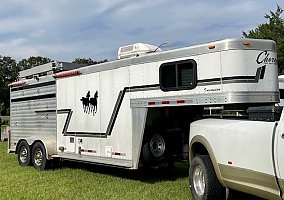 2004 Cherokee Horse Trailer in Glen Saint Mary, Florida