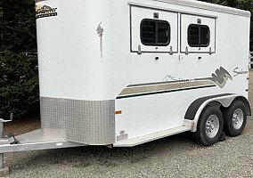 1999 Sundowner Horse Trailer in Maple Valley, Washington