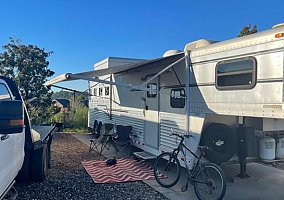 2005 Elite Horse Trailer in Madison, Georgia