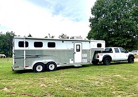 2006 Exiss Horse Trailer in Calhoun, Georgia