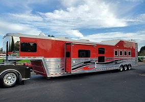 2012 Other Horse Trailer in Ridgefield, Washington