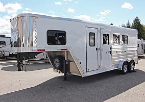 2022 Merhow Horse Trailer in Manchester, Maine