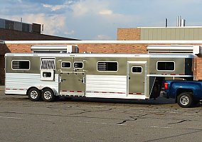 2019 Logan Horse Trailer in Walled Lake, Michigan