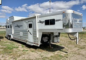 2012 Platinum Horse Trailer in Clearwater, Minnesota