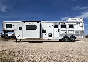 2022 Lakota Horse Trailer in Hammond, Montana