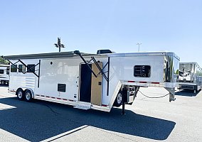 2020 Featherlite Horse Trailer in Concord, North Carolina