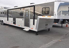 2020 Bison Horse Trailer in Concord, North Carolina