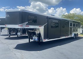 2022 Lakota Horse Trailer in South Solon, Ohio