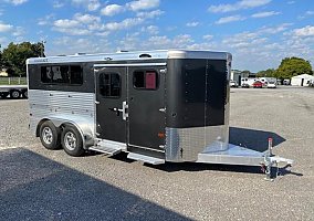 2022 Sundowner Horse Trailer in Shelbyville, Tennessee