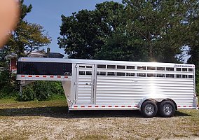 2022 Elite Horse Trailer in Wellington, Ohio