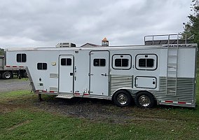 2001 Featherlite Horse Trailer in Schuylkill Haven, Pennsylvania