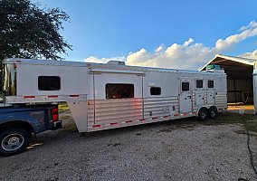 2016 Exiss Horse Trailer in Burnet, Texas